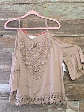 Coco + Jaimeson Boho Lace Cold-Shoulder Top in Taupe L, Size XL, NWT